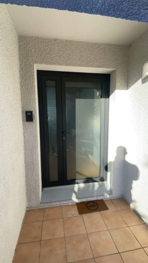 PORTE EN ALUMINIUM