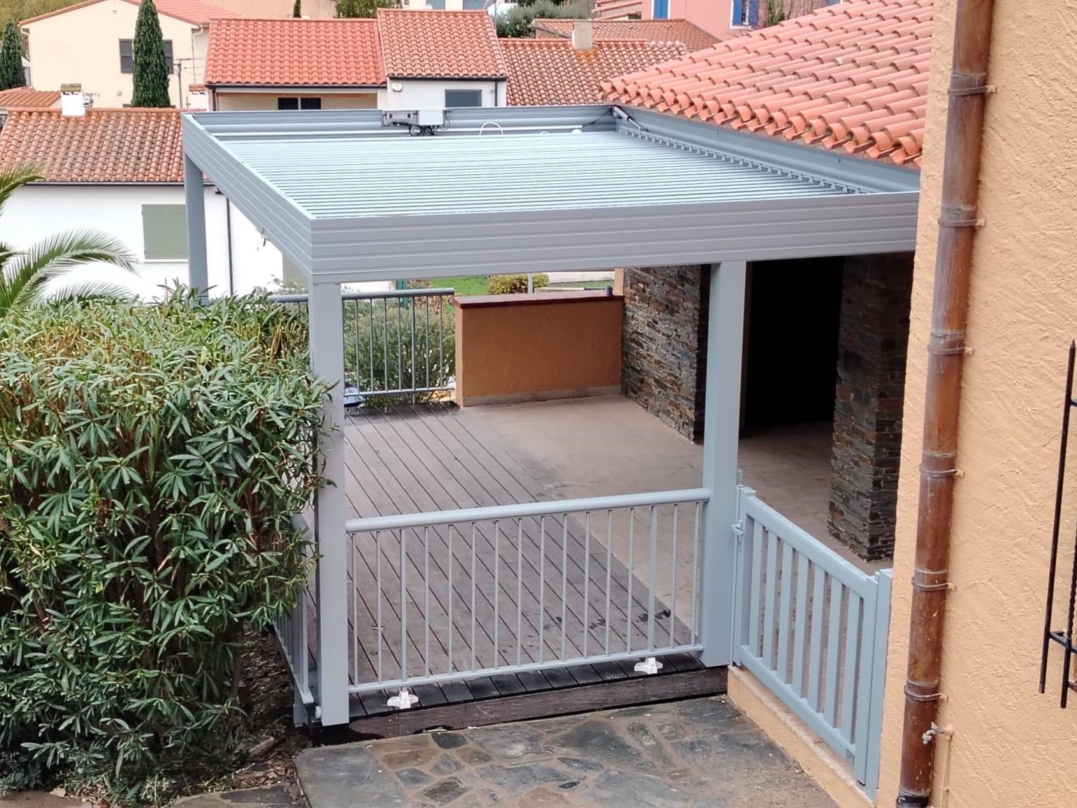 PERGOLA + GARDE CORPS