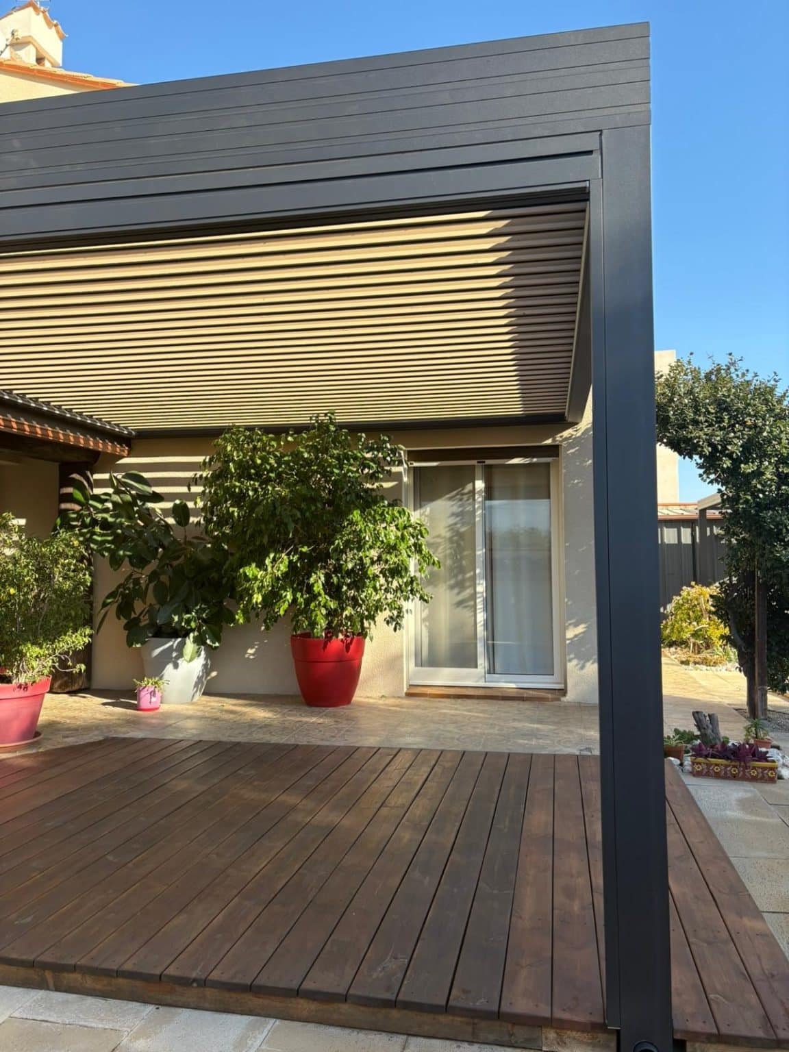 PERGOLA GRISE 2