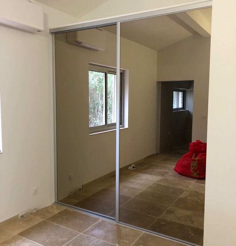 placard-vitre-e1718287538278